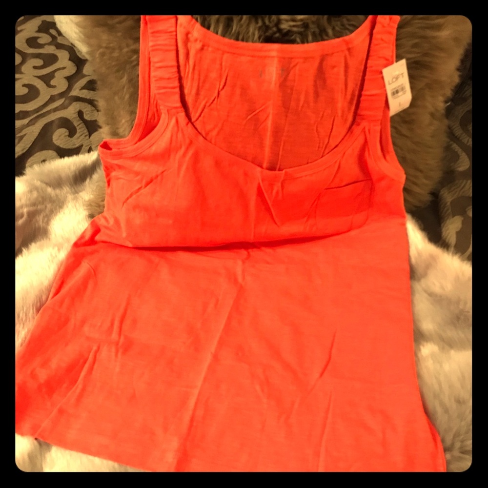 Salmon colored tank top